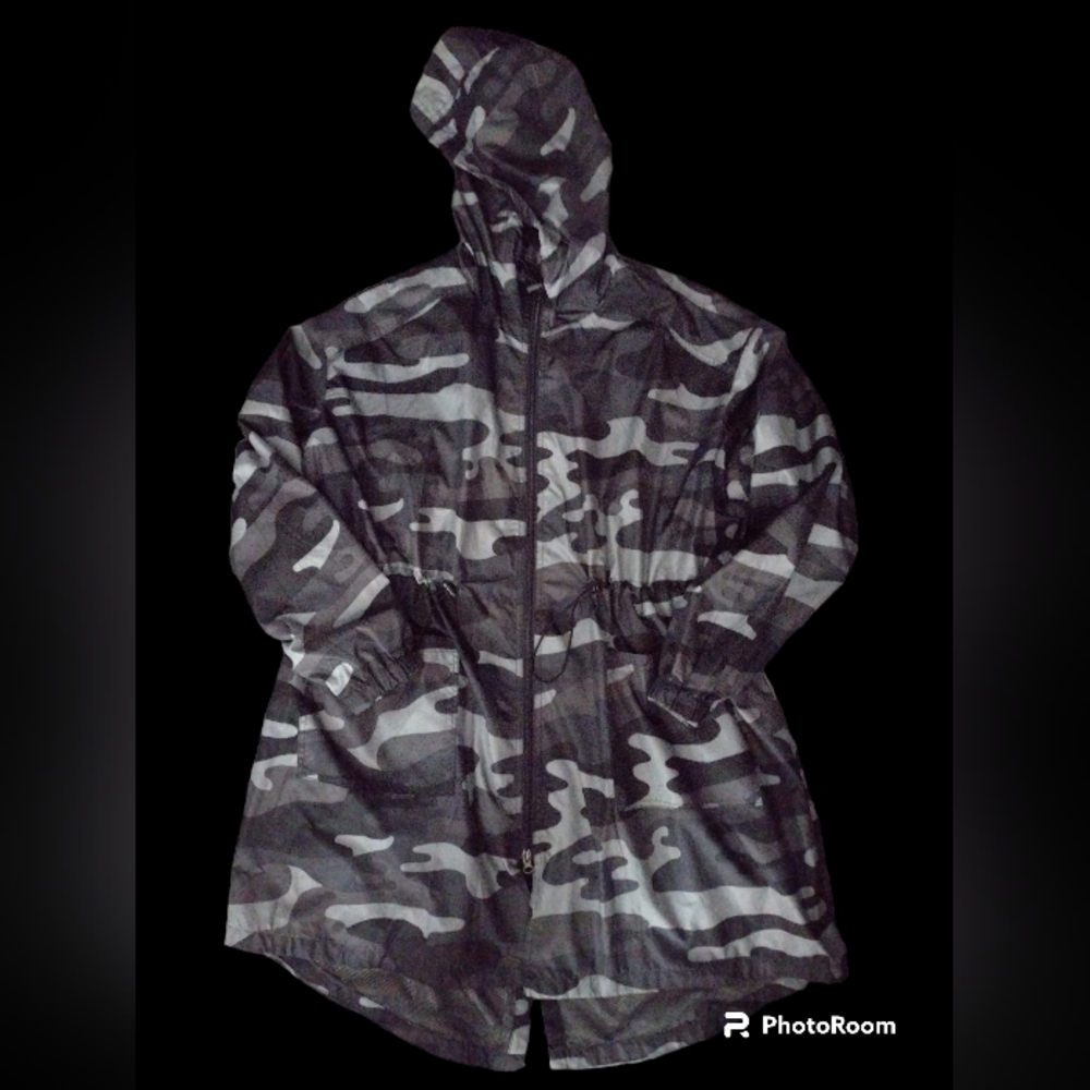 XERSION sz XL Camo Dress Raincoat knee length Rain Jacket Like New